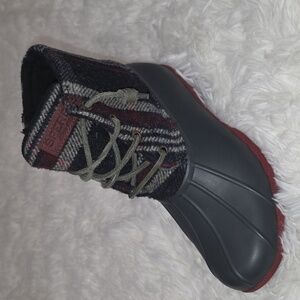 Sperry Saltwater Plaid Wool Duck Boots. Size 6